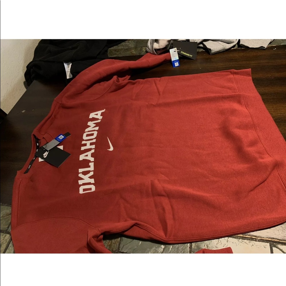 Nike crewneck size l brand new